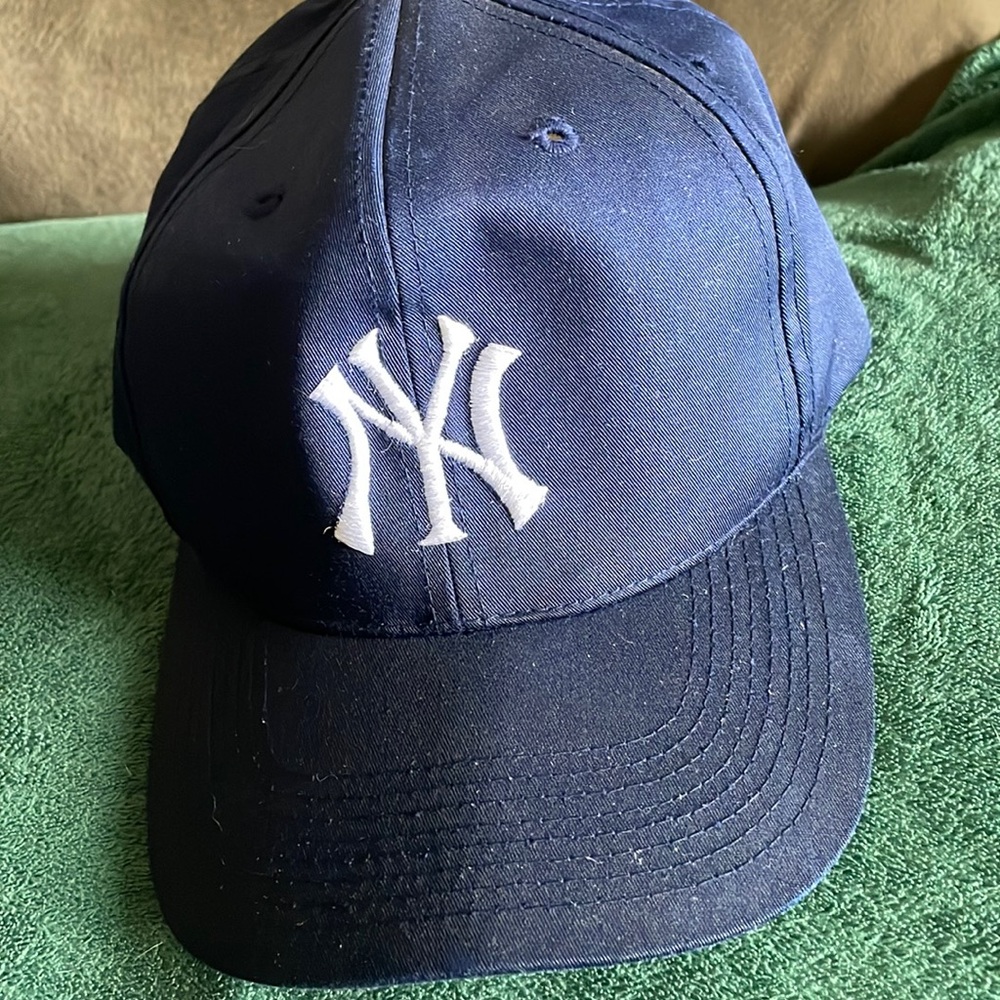 Ny yankee hat.    Men or women